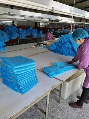 枣庄首家企业获批隔离衣产品生产资质,每天生产量达2000件套